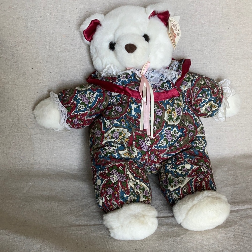Vintage and rare DanDer Soft Expressions white plush bear